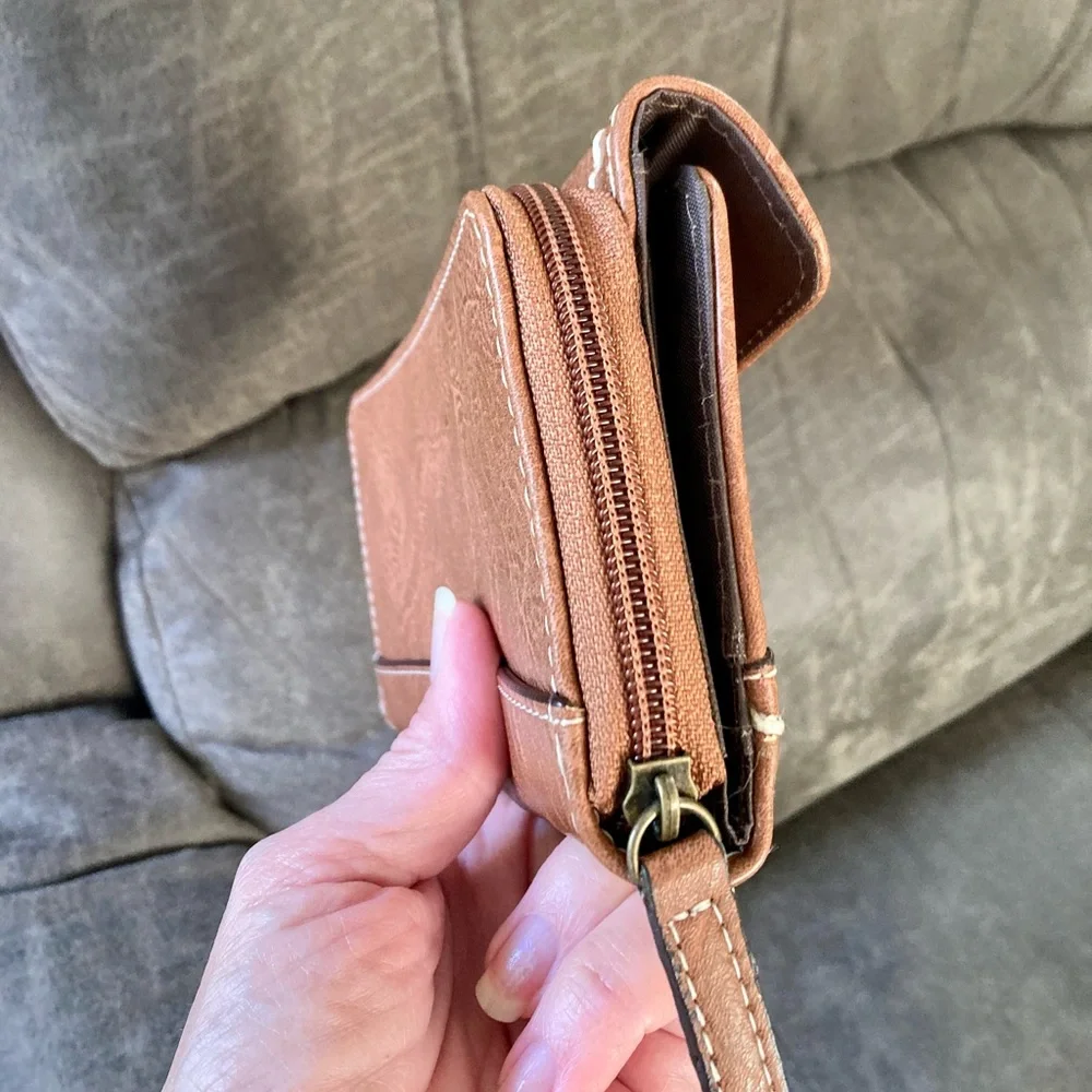 B.0.C wallet - Picture 5 of 5